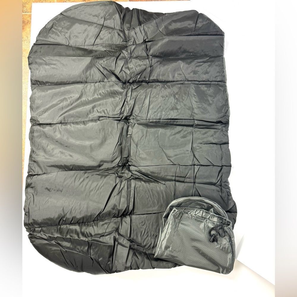 NEW Outdoor Waterproof dog bed for crate 43 x 30“